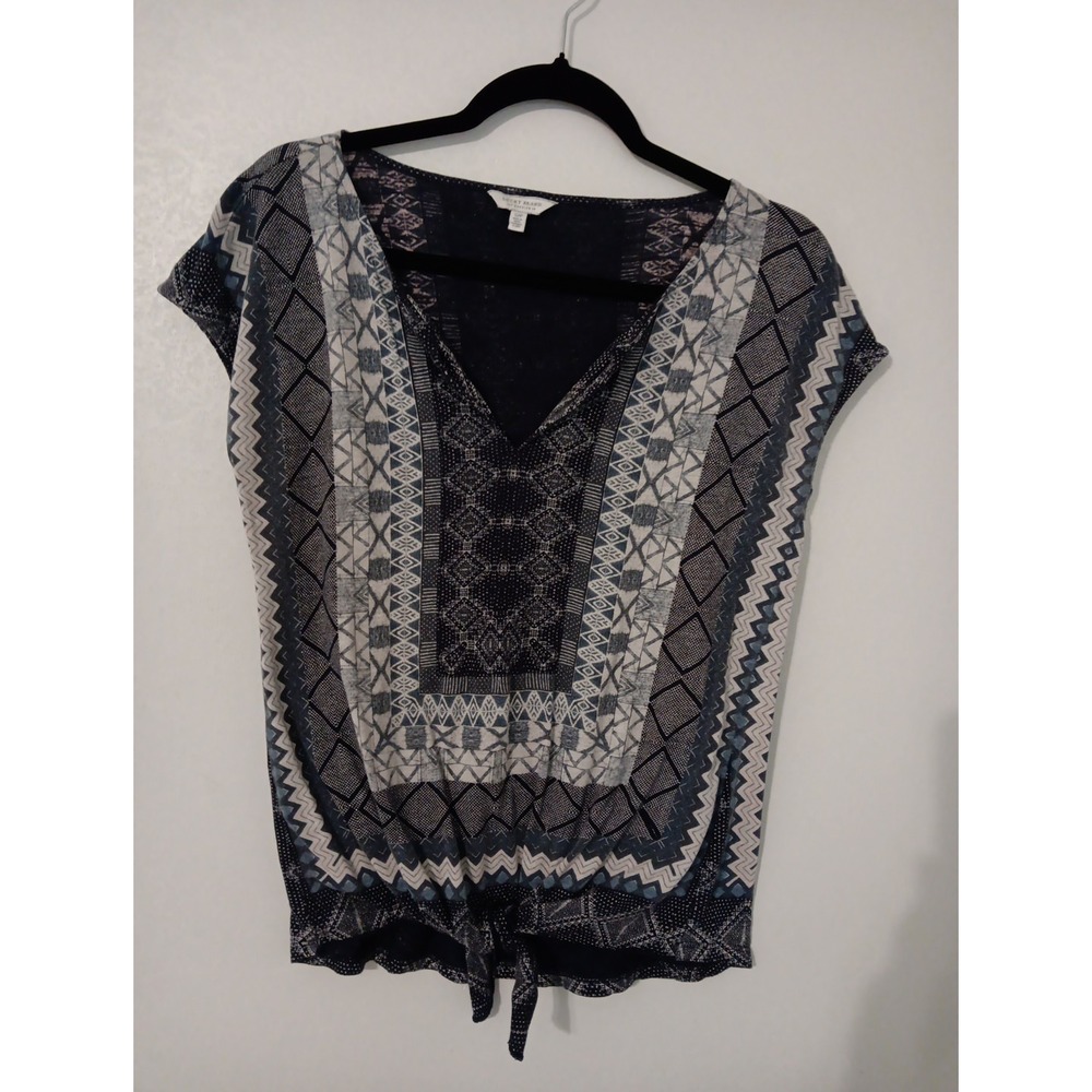 Lucky Brand Top Women's  Sz.S  Blue/White  Boho Print‎ Ties at bottom front